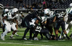 Iowa Colony Dominates Ellison in Round 1 of the Playoffs defensive lineman tackling running back, #jcurtismedia, jeteral c. mitchell, football