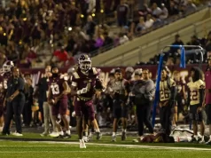 Manvel vs Summer Creek – Week 2 UIL Playoff Showdown Benny Easter Jr Summer Creek wide receiver scoring touchdown vs Manvel – Gameday Sports Journal, Jeteral C. Mitchell #jcurtismedia, #gamedaysportsjournal