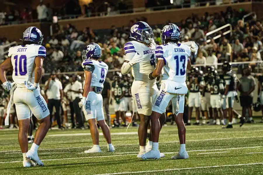 Angleton varsity football action against Iowa Colony
