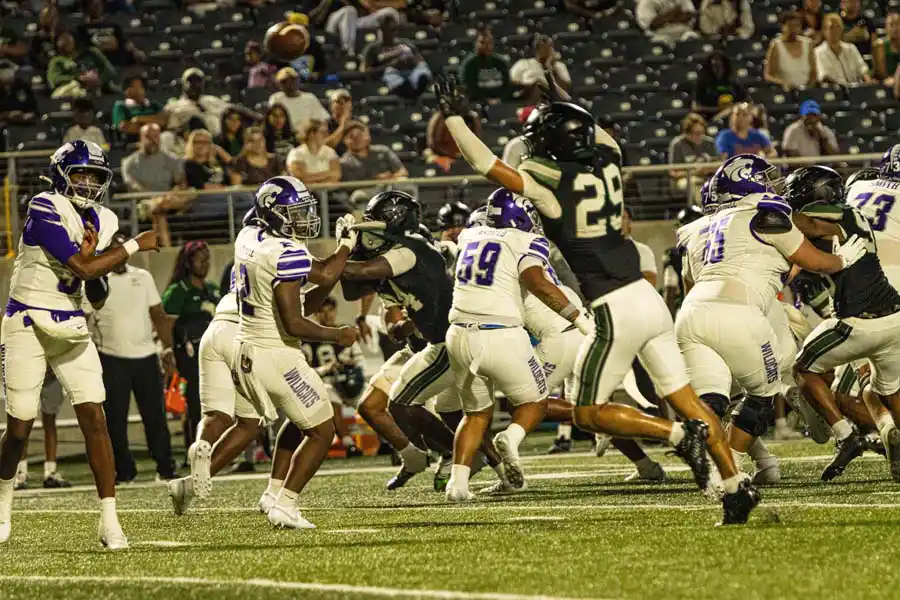 Angleton and Iowa Colony battle at the line of scrimmage at Freedom Field