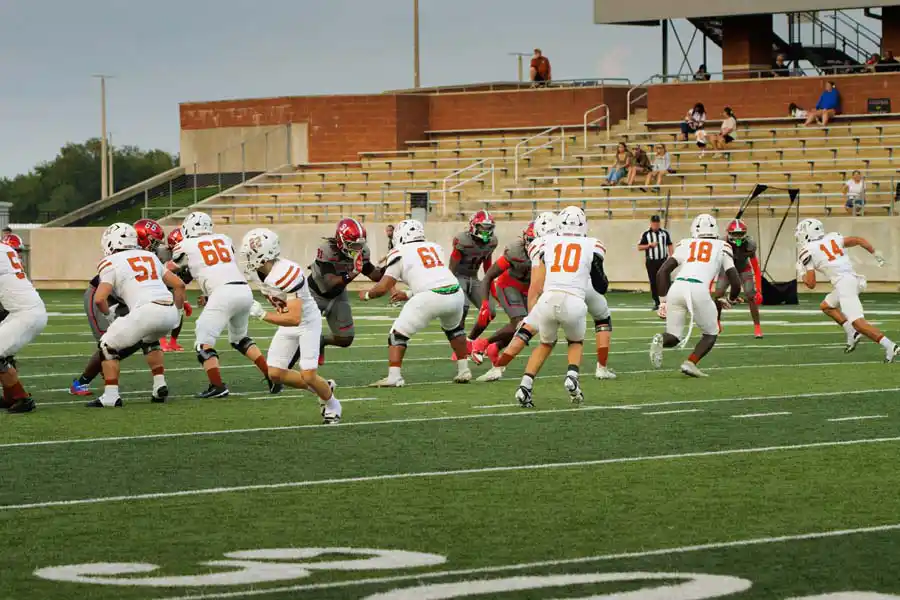 Manvel and Alvin varsity football action at Freedom Field