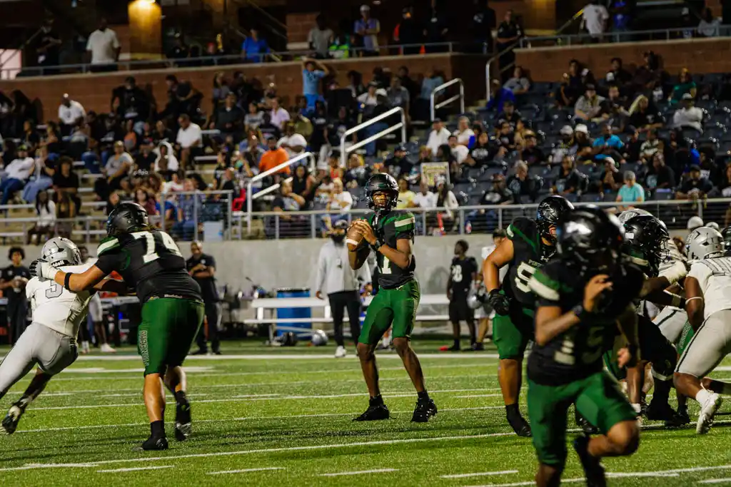 Iowa Colony quarterback delivers a pass against Randle